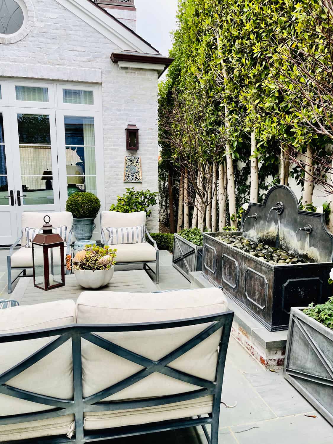 pretty ideas for small gardens