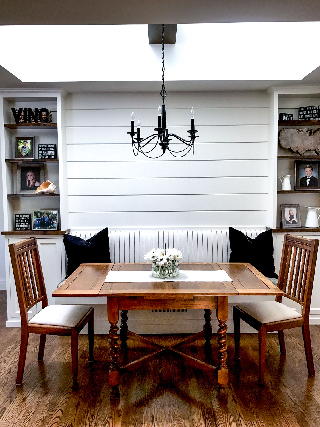 built-in banquette black and white