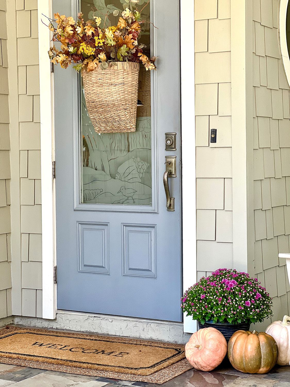 Door basket with Fall leaves