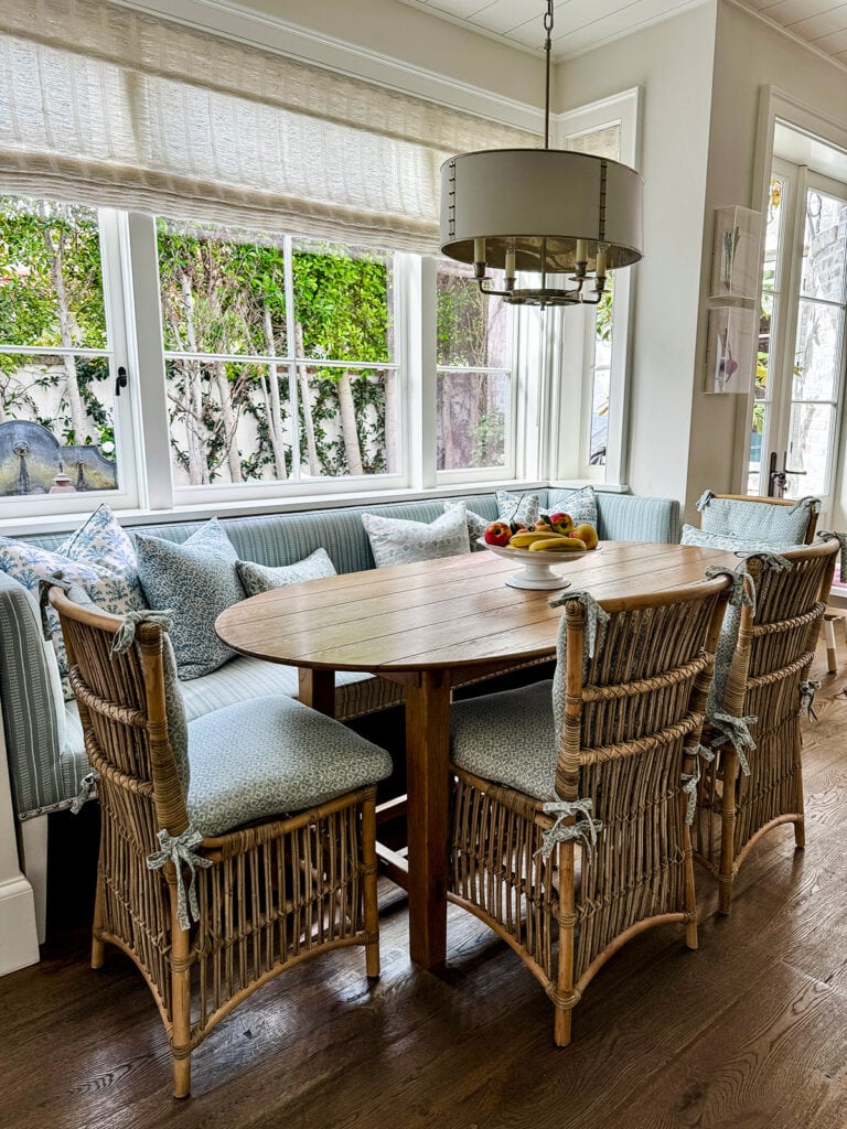 Cozy Kitchen Banquettes: Design Ideas for Every Space