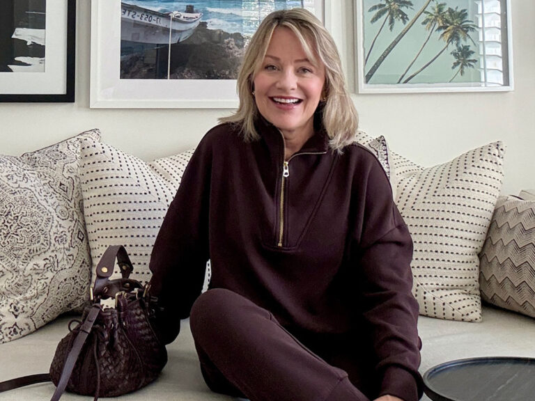 Comfortable Chic Airport Outfits For Women Over 50