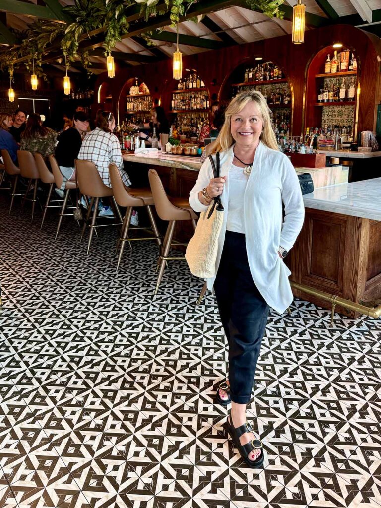 Stylish Summer Outfits For The Airplane And Travel Tips