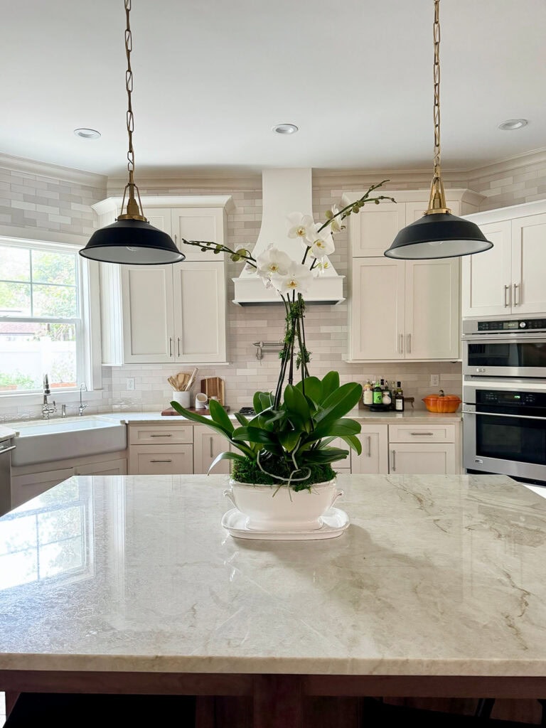 Casual But Festive Holiday Outfit, Elegant Centerpiece And More